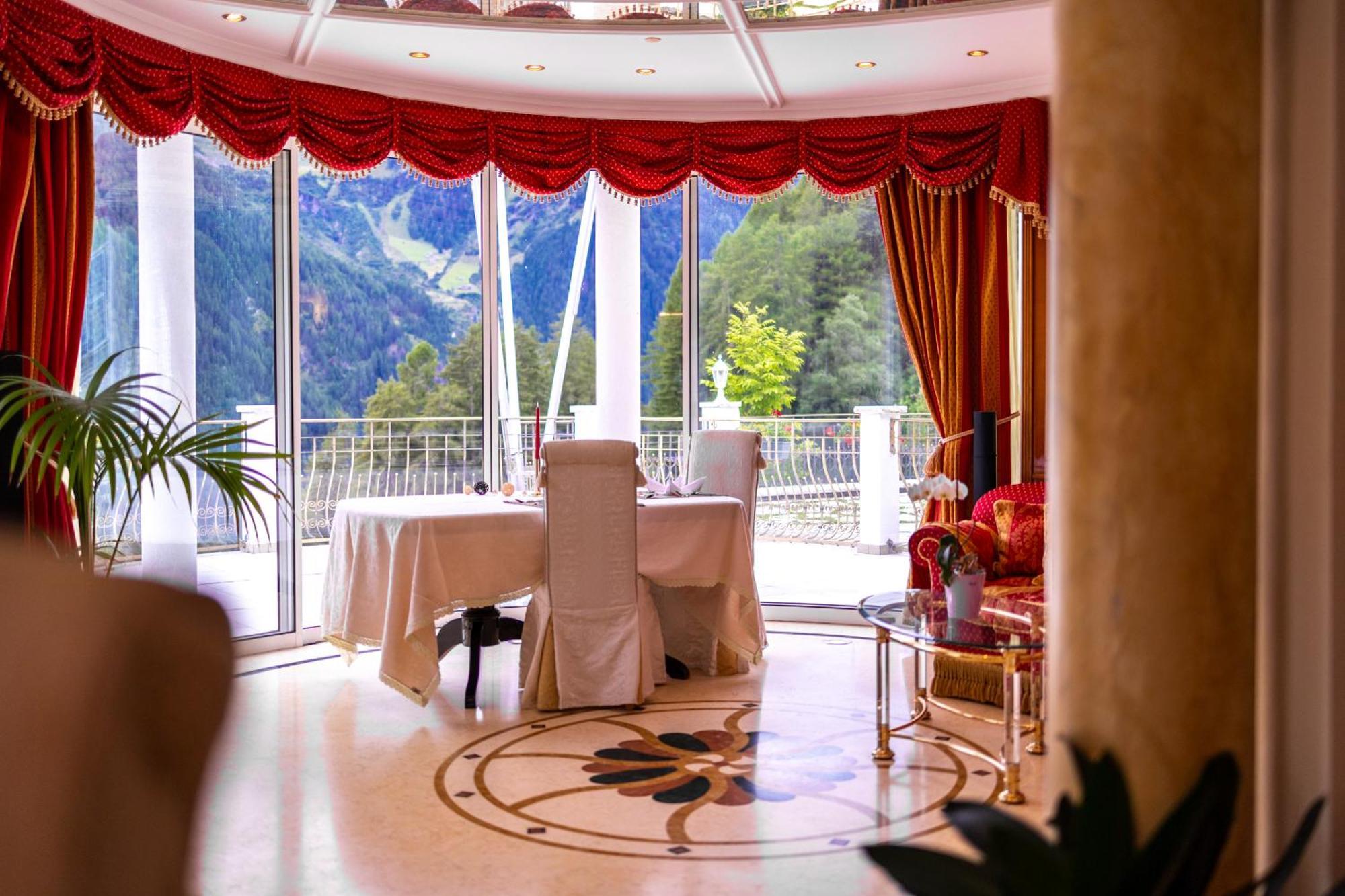 B&B Das Land-Palais - Private Mountain Hideaway Сельва-дей-Молини Экстерьер фото