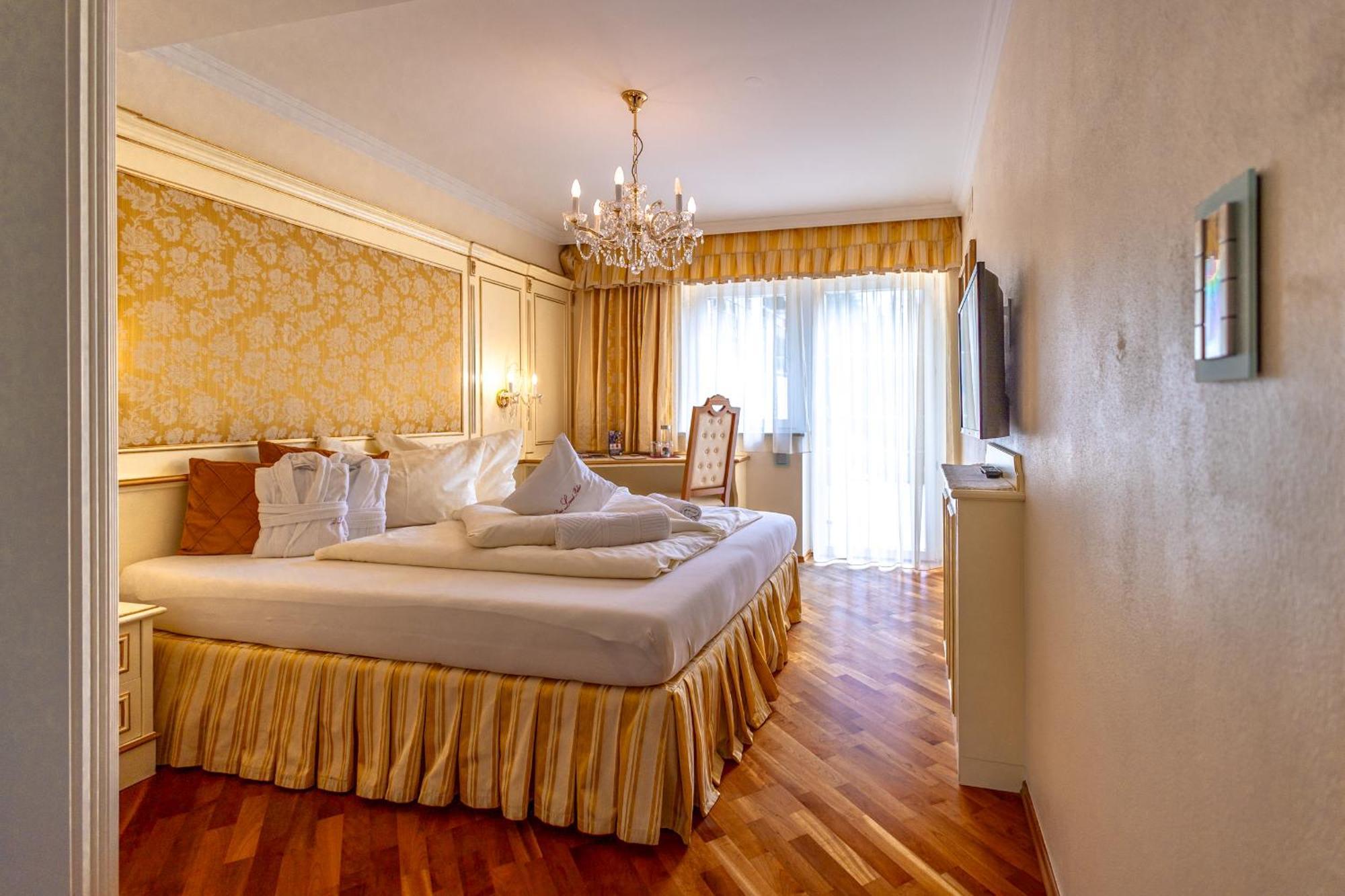B&B Das Land-Palais - Private Mountain Hideaway Сельва-дей-Молини Экстерьер фото