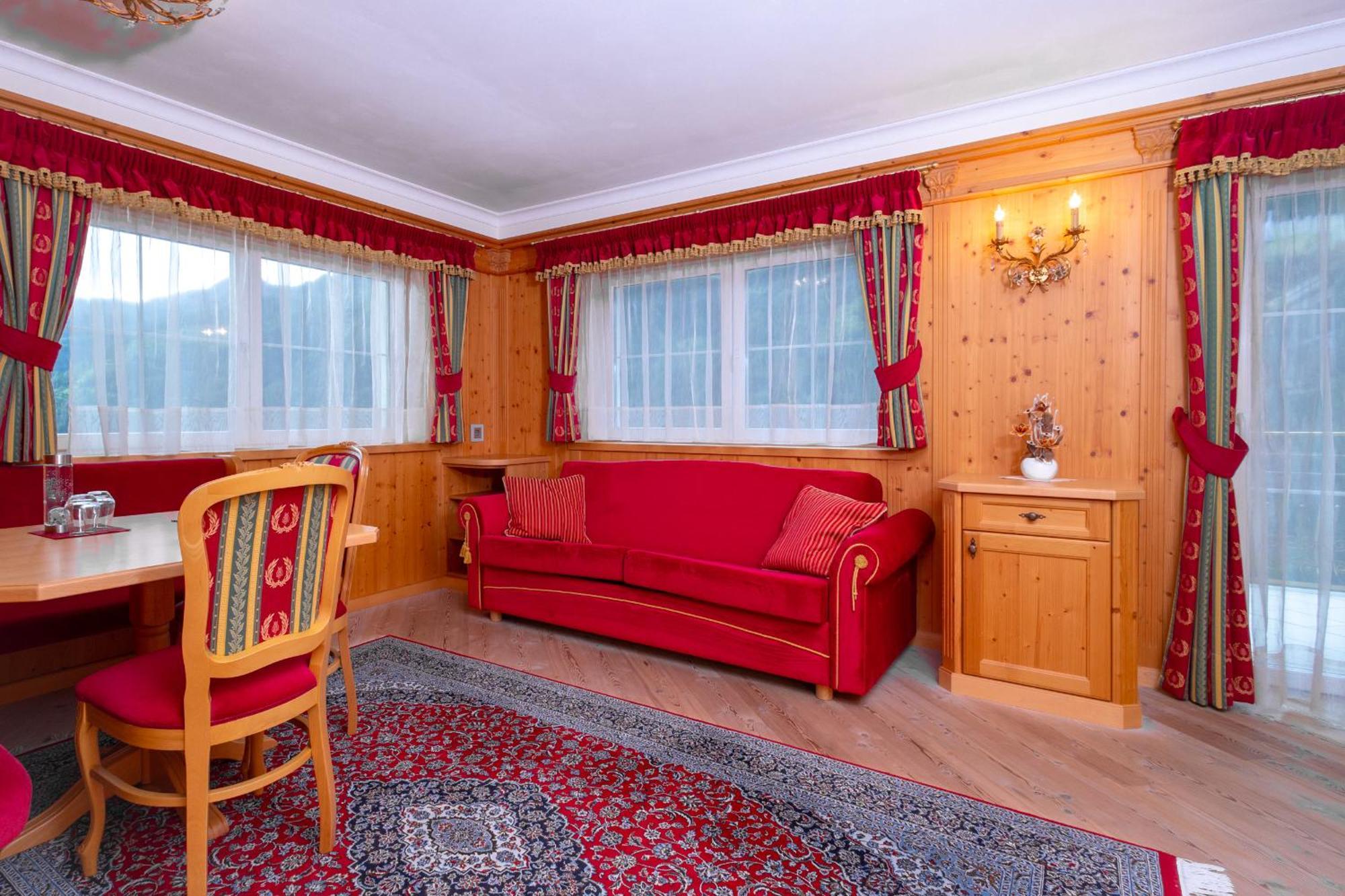 B&B Das Land-Palais - Private Mountain Hideaway Сельва-дей-Молини Экстерьер фото