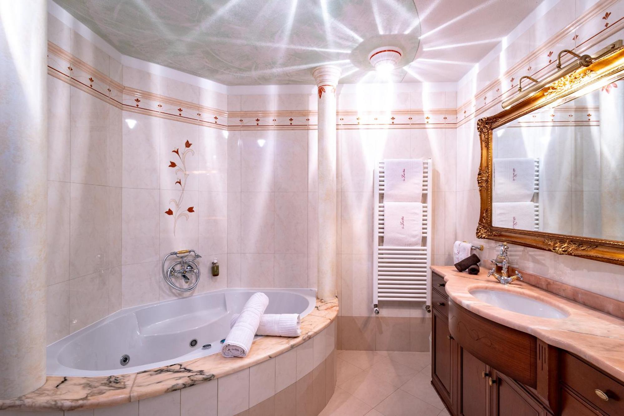 B&B Das Land-Palais - Private Mountain Hideaway Сельва-дей-Молини Экстерьер фото