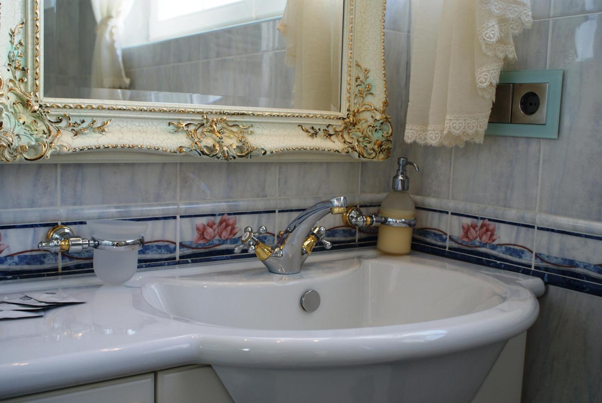 B&B Das Land-Palais - Private Mountain Hideaway Сельва-дей-Молини Номер фото